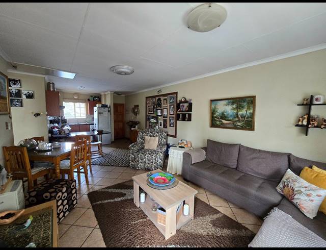 2 BEDROOM TOWNHOUSE FOR SALE IN ELANDSPARK